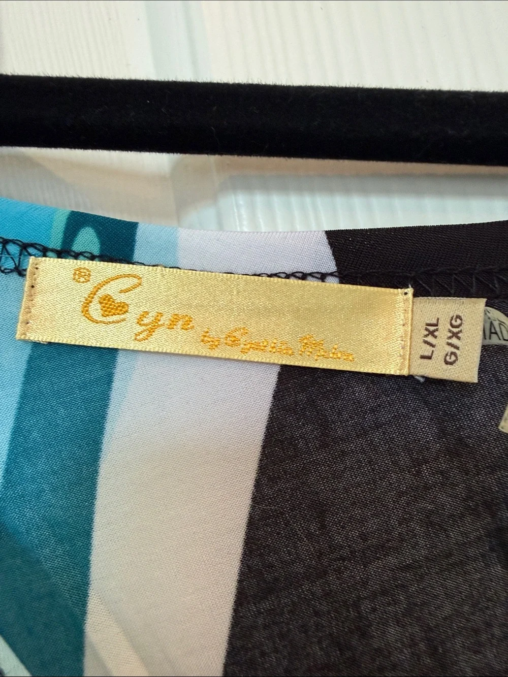 Cyn by City Studio Striped Multicolor Top - Picture 2 of 6